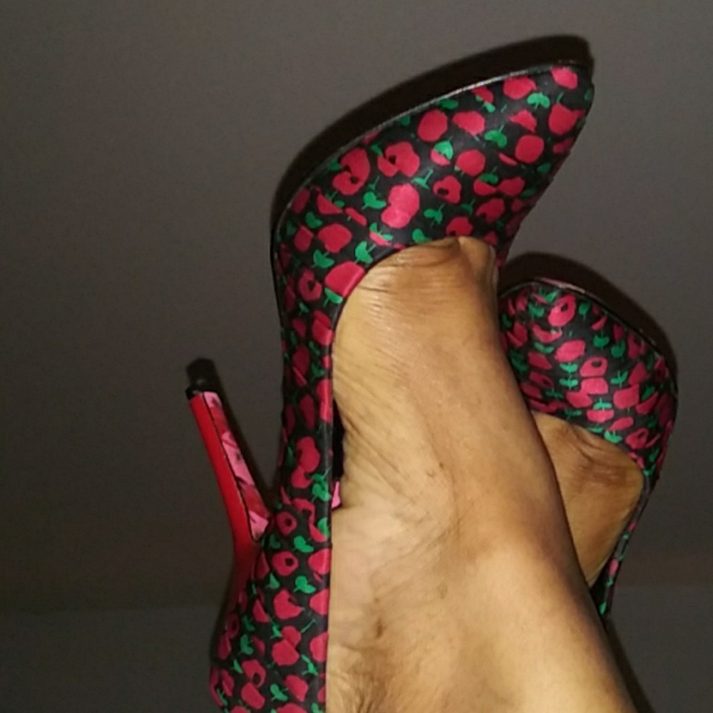 Betsey Johnson pumps with red cherries prints